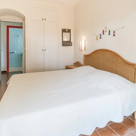 Alzines 別荘